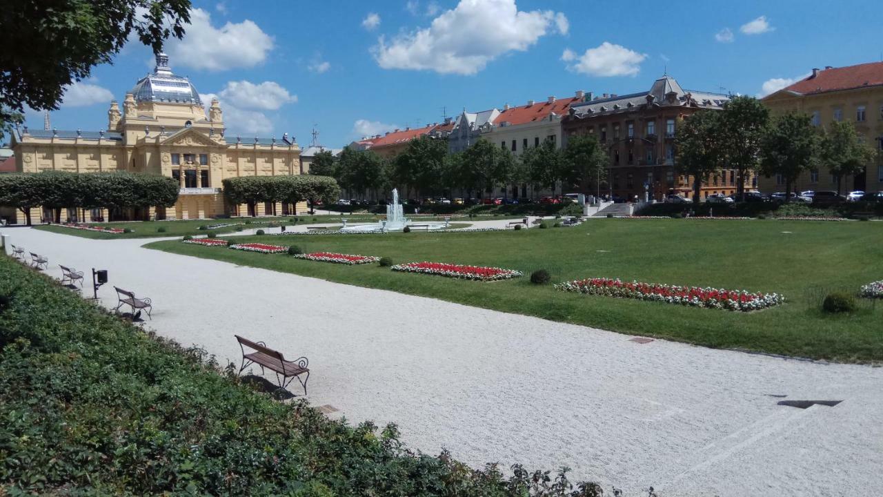 Pavisha'S Place Zagreb Buitenkant foto